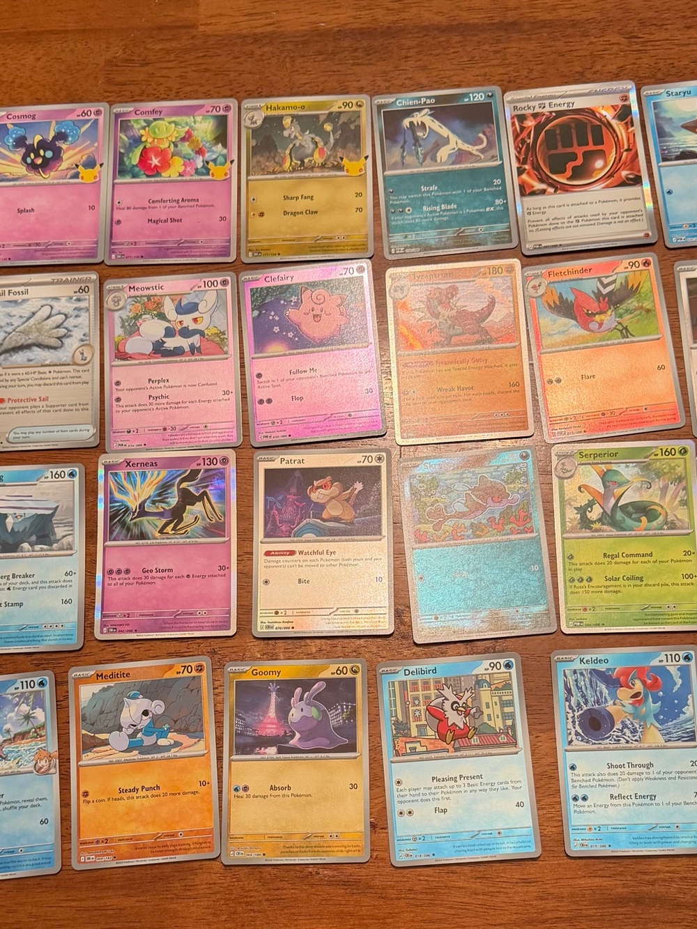 Pokémon TCG Holo and reverse holo shiny 30 card mixed lot excellent condition!